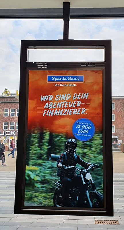 Digital Signage Monitor Sparda Bank